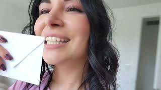 Alinity Proves That Her Teeth Are White