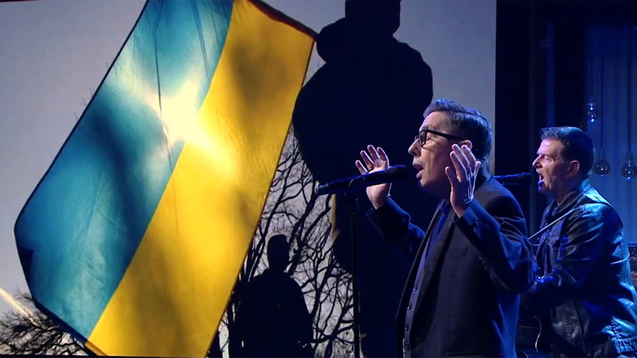 Aslan - Crazy World | The Late Late Show | RTÉ One - YouTube Music