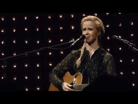 Tina Dico "Count To Ten" live im Mojo Club Hamburg 12.02.2020