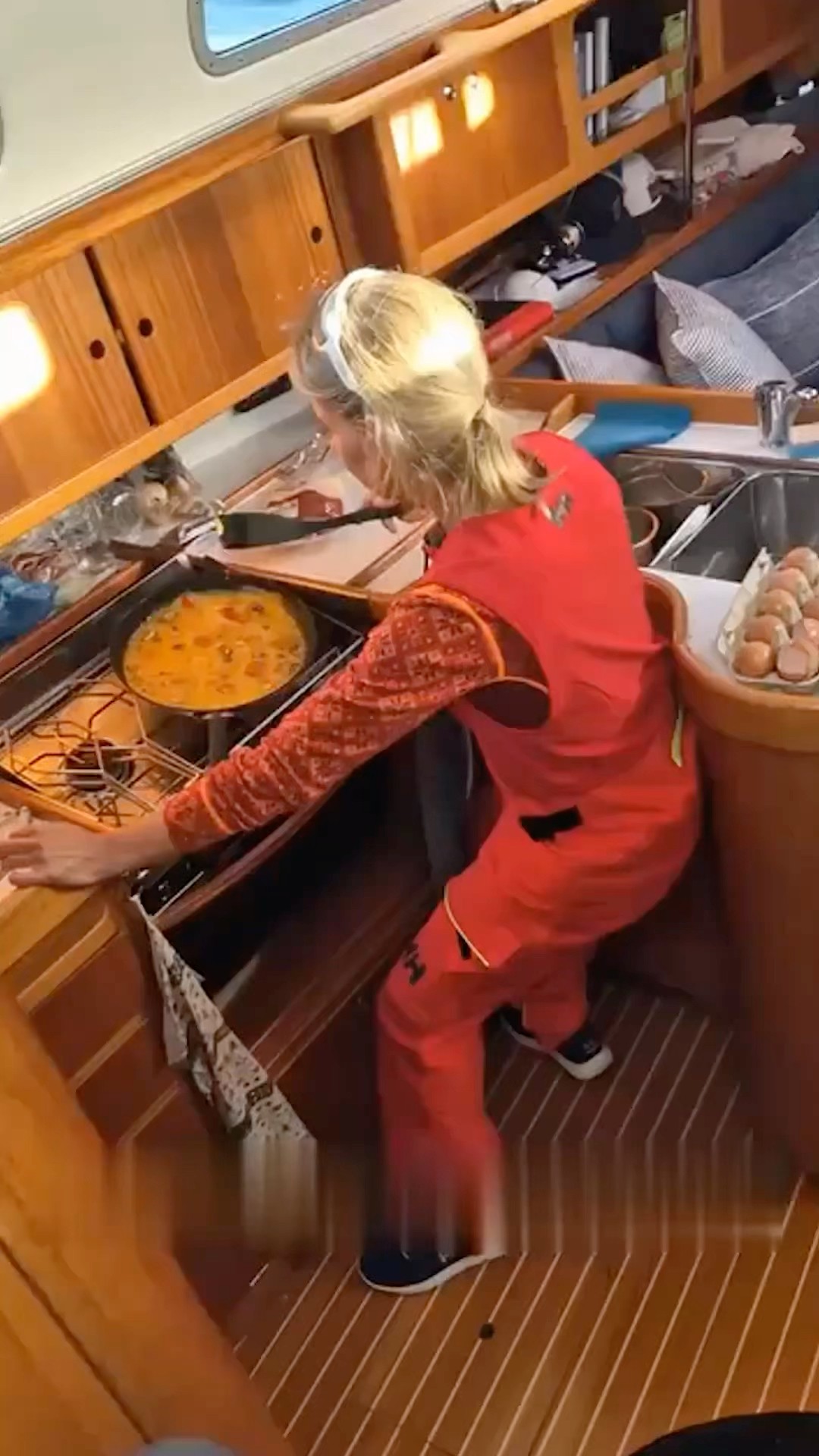I struggle cooking on land nevermind at sea ? #sailing #cooking #boat