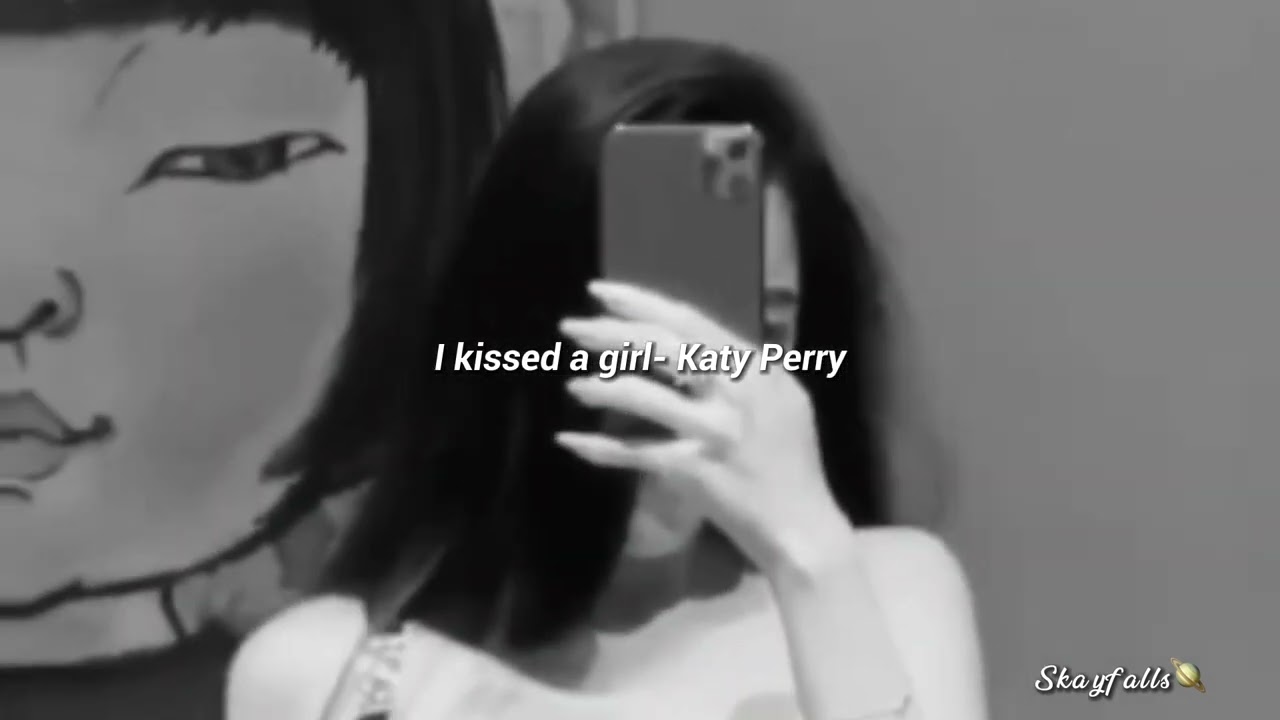 I kissed a girl (sped up)