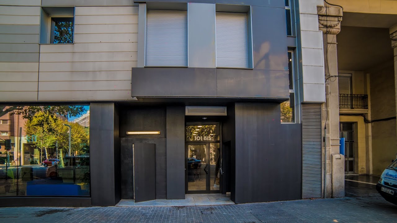 Venta de Pisos 🏠 Ático en Avenida del Paralelo 🌐Housfy Inmobiliaria Online