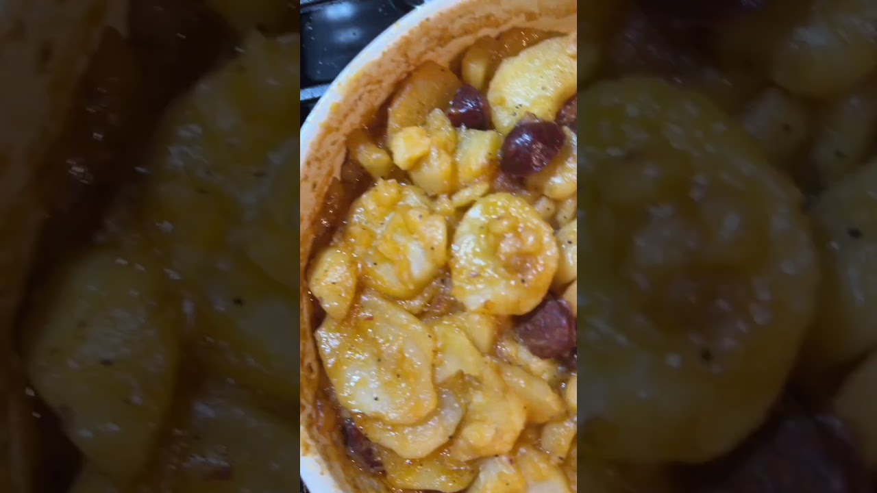 These smothered potatoes!🤤 #fyp #dinnerideas #potato #cooking #viral #shorts