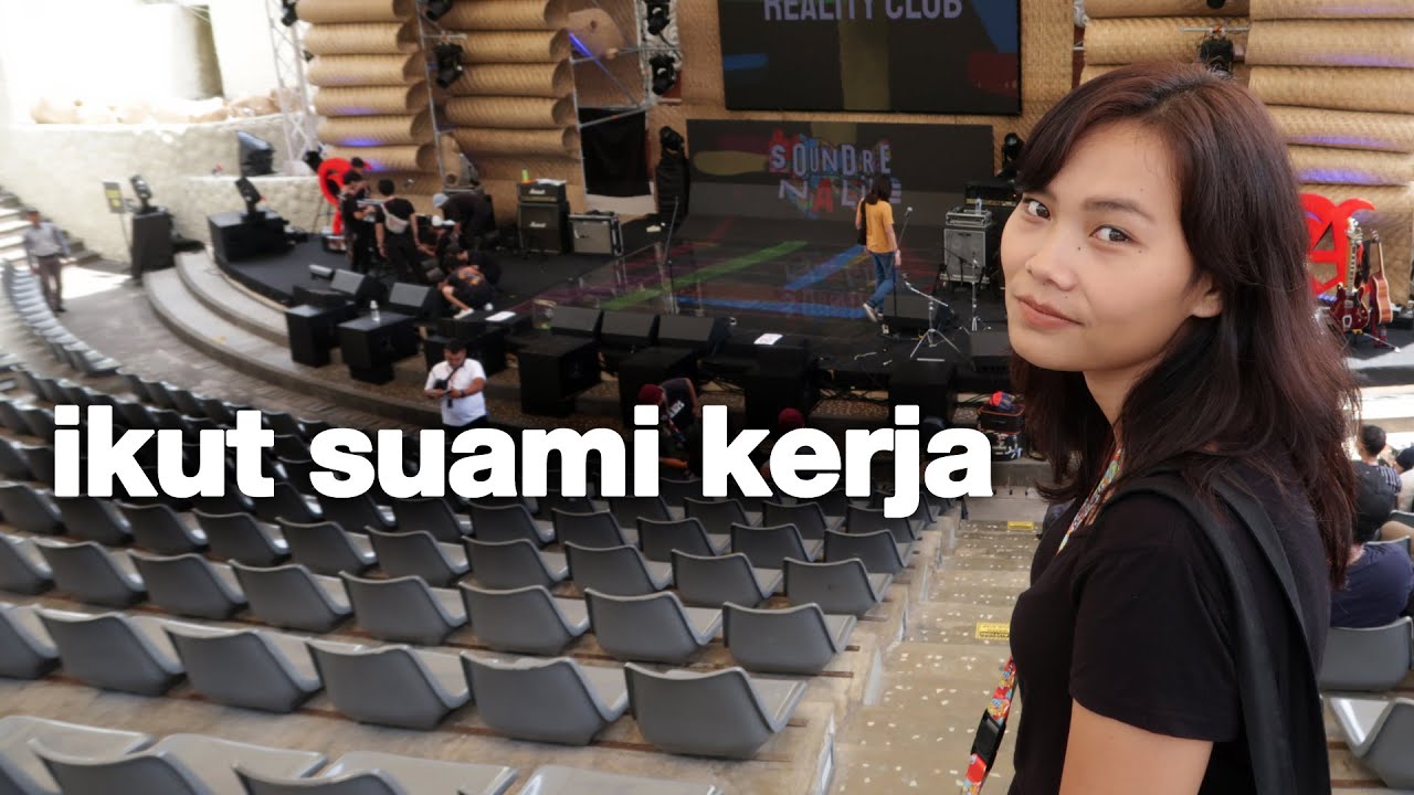 pertama kalinya melihat sisi lain dunia panggung