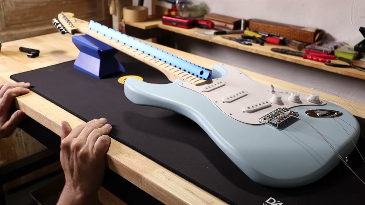 Fender Web Exclusive Sonic Blue Debut Stratocaster - YouTube