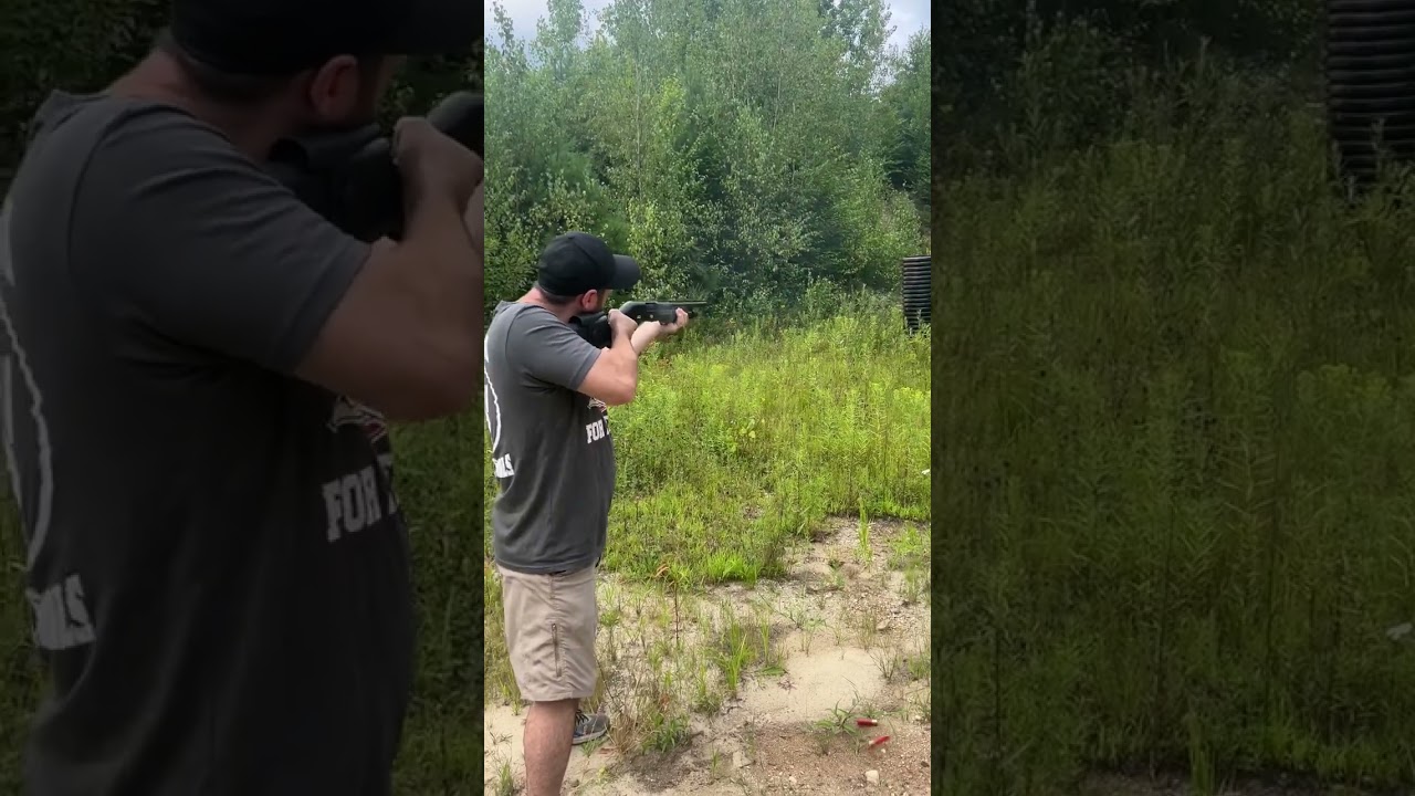 Rock Island Armory 12 gauge Pump Action Shotgun bekijken op YouTube Rock Island Armory 12 gauge Pump Action Shotgun bekijken op YouTube
