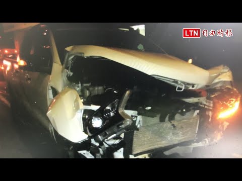 「皮卡」對決「神車」！6傷5送醫又波及3機車