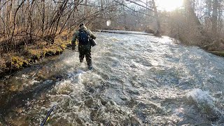 Дожди и снег сделали свое дело. Продолжаем ловить хариуса