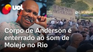 Corpo de Anderson Leonardo é enterrado ao som de Molejo no Rio