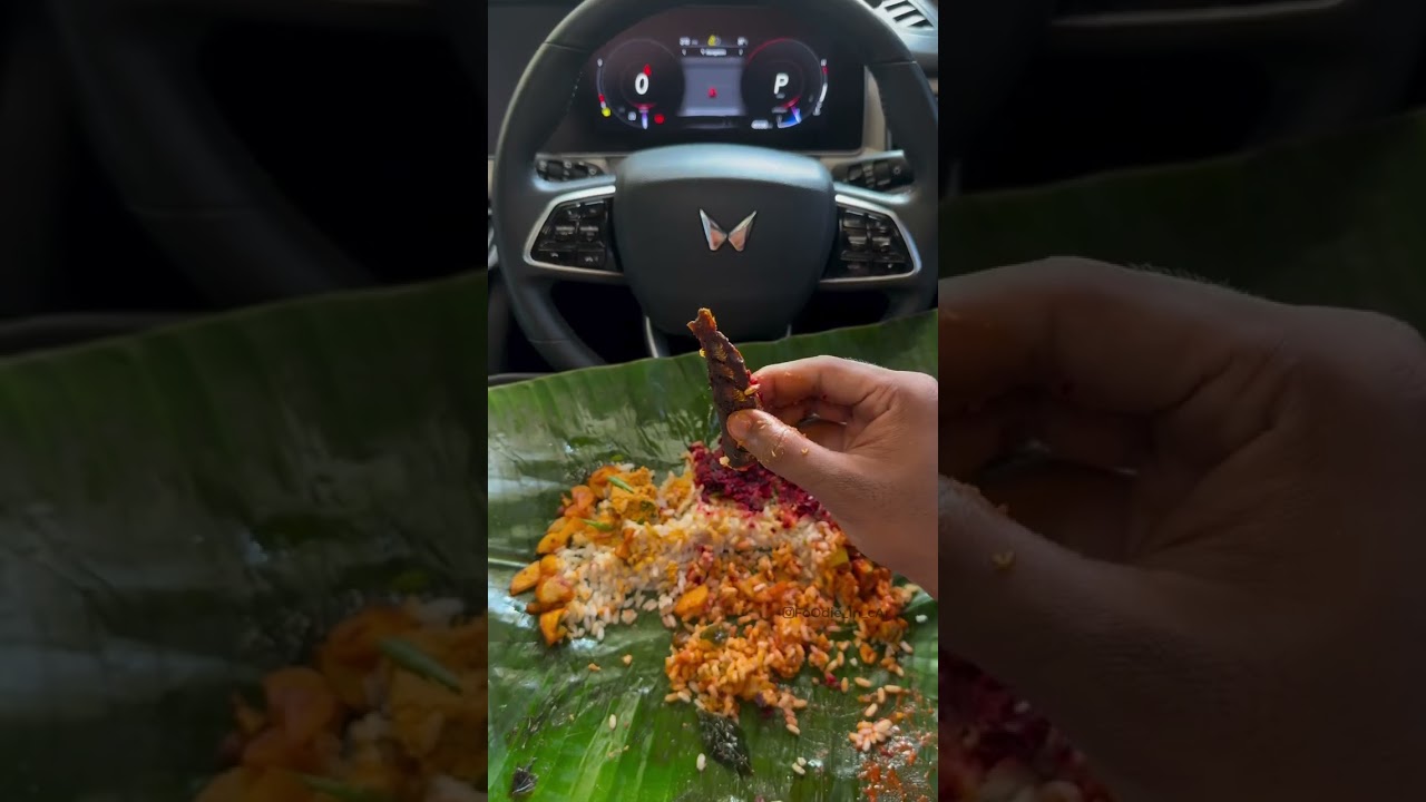 "Homemade Pothichoru Unwrapping & Eating 🌿🍱 | ASMR Foodie in Car | Bhukad Bail" 