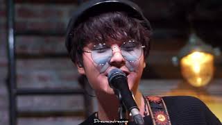 The TOYS - รักแรกพบ LIVE @ LIZM | DREAMISDREAMS chords