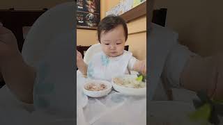 식당에서 닭백숙 남냠 먹는 아기 #koreanmukbanger #babymukbang