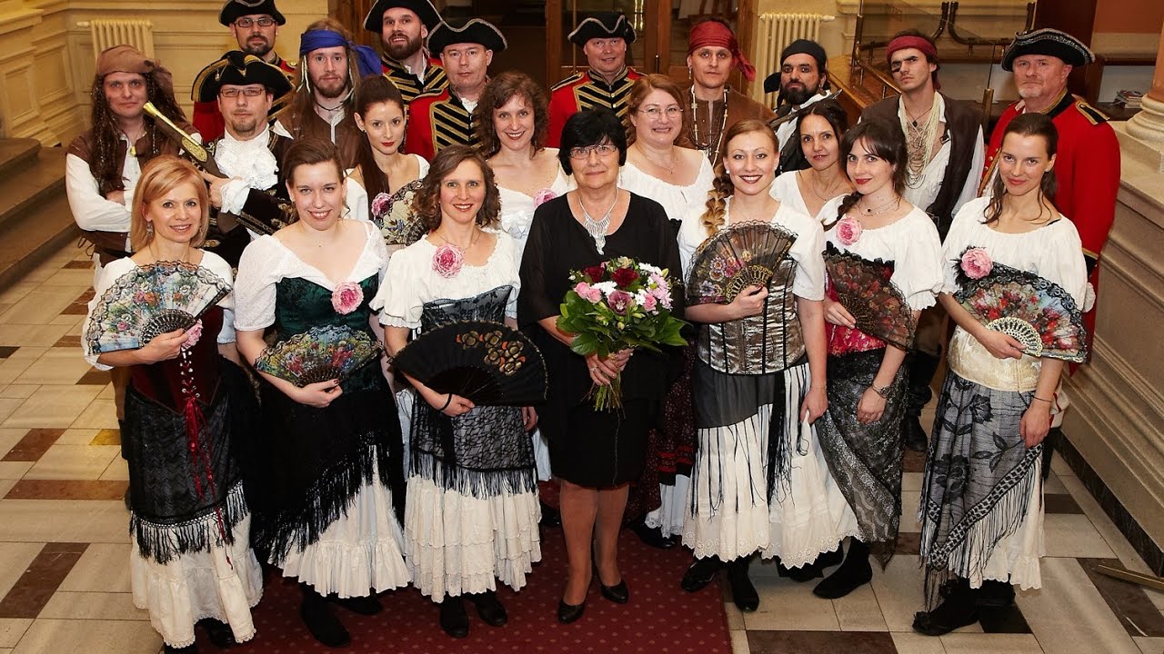 Taneční vystoupení kantorů GEVO Sázavská 2017