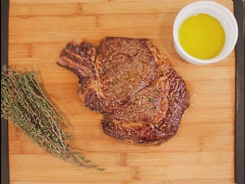 Vidéo: Comment Faire Cuire Un Steak De Boeuf Dans Une Poêle Et Un Four