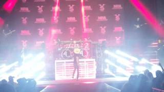 "Seein' Red" Dustin Lynch