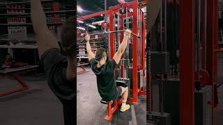 Wide Grip Lat Pulldown with Pause