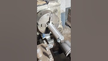 How To Properly True A Job On Lathe Machine / लेथ मसीन में जॉब सीधा कैसे करे | Technical Achievement