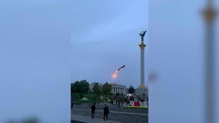 Crowd cheering as drone shot down over central Kyiv | AFP screenshot 5