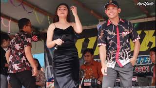 ANAK KAMPUNG ~ SYNTIA SARI CIPT JIMMY PALIKAT ( The wedding of Ariyansah & Pitriyana )