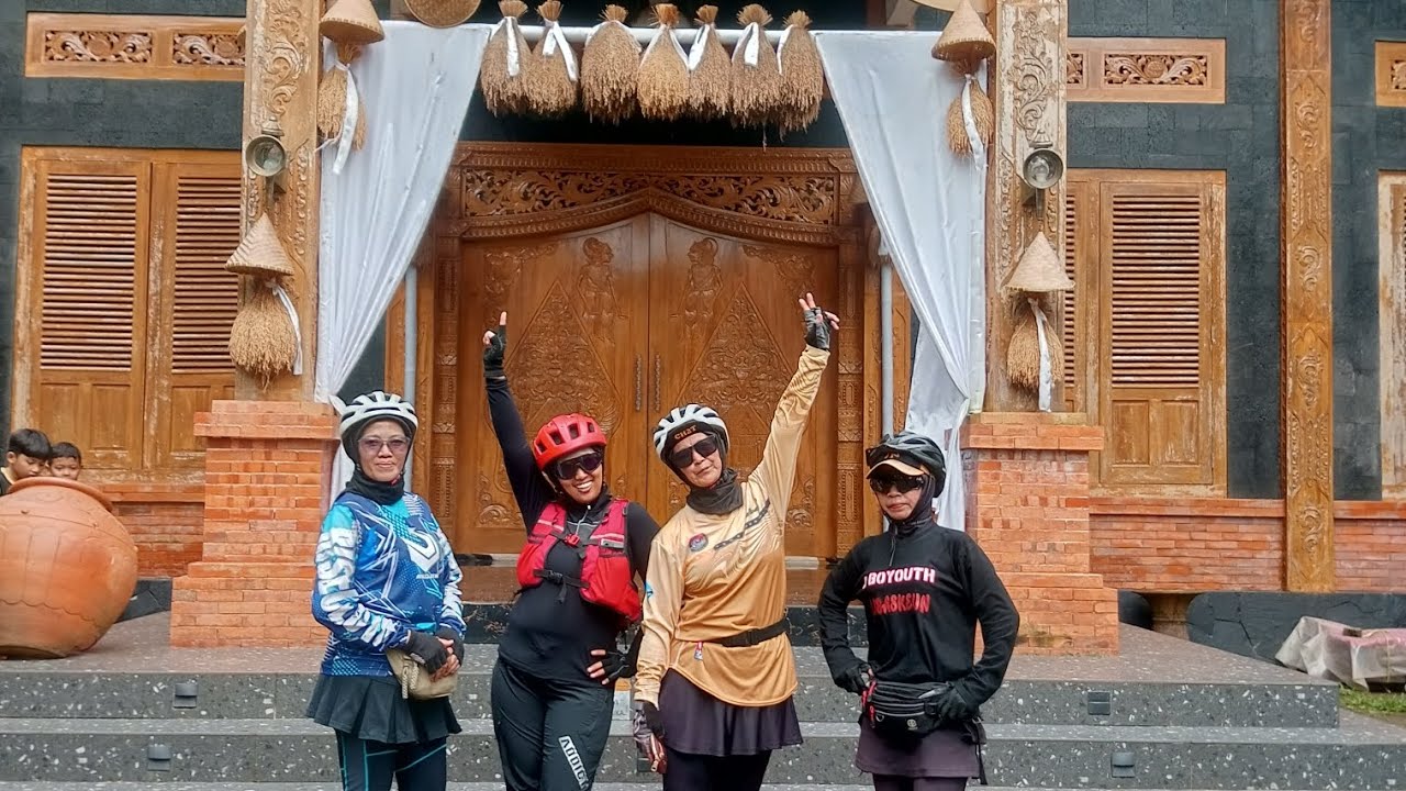 lembur pakuan memang beda. lelah pun terbayar dengan keindahan lingkungan kp pakuan. 