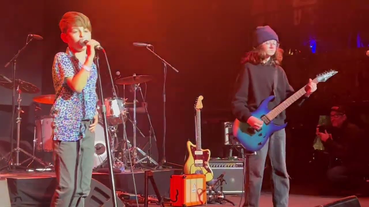 Vivant performing “Immigrant Song” at Josh Homme + Friends Sweet Stuff Benefit 3.20.24