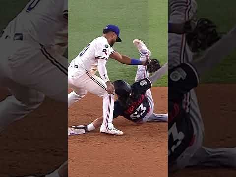 HOW did Ryan Fitzgerald get back to the bag safely here?! 🤯