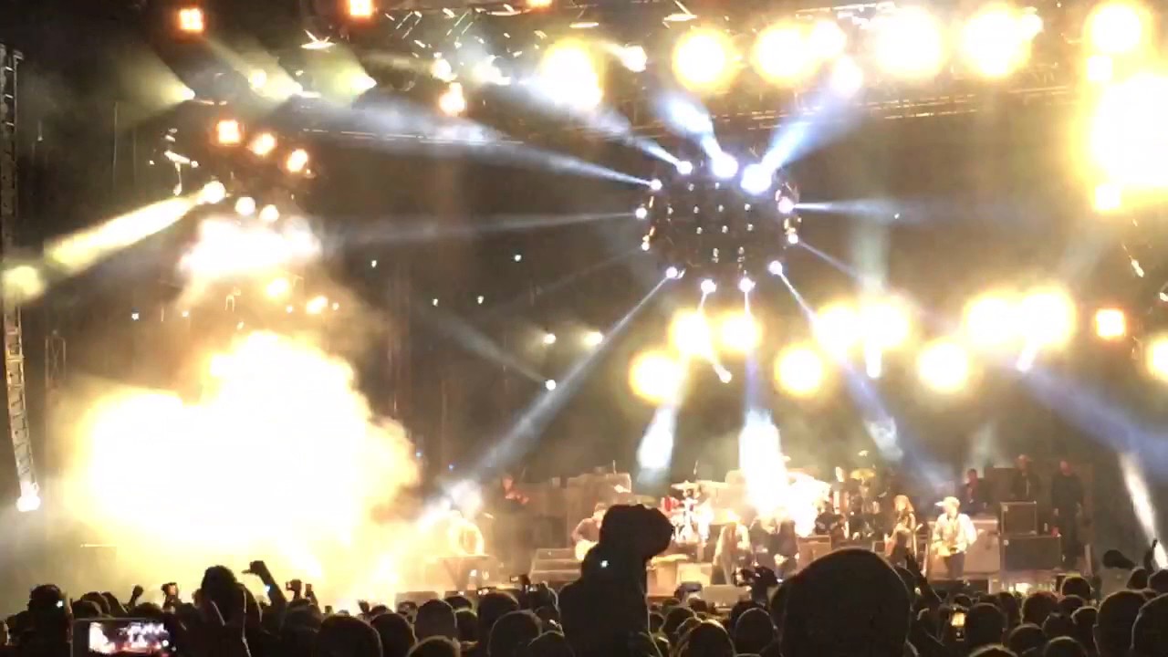 Mumford and Sons - A Little Help From My Friends - Boston Calling 2017 ...