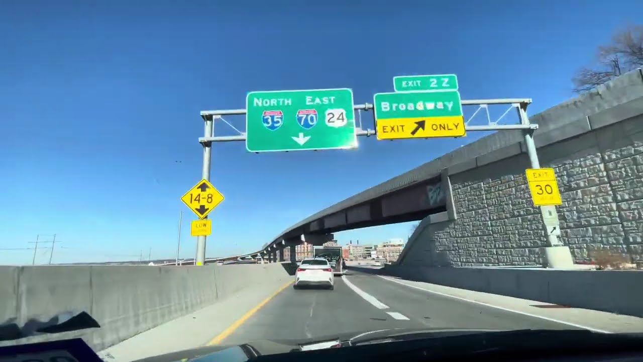 Двигайтесь по I-35 на север через Канзас-Сити, штат Миссури!