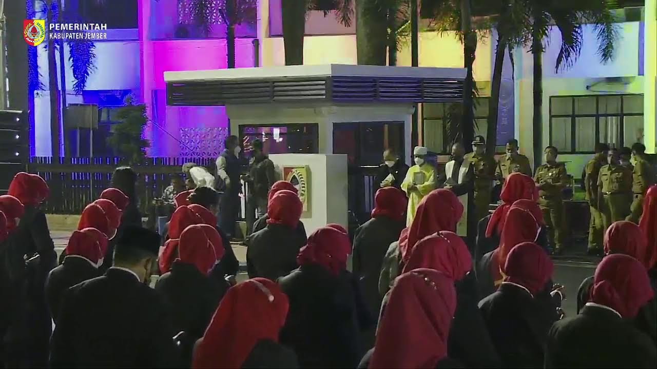 PELANTIKAN DAN PENGAMBILAN SUMPAH KEPALA SEKOLAH DI LINGKUNGAN PEMERINTAH KABUPATEN JEMBER