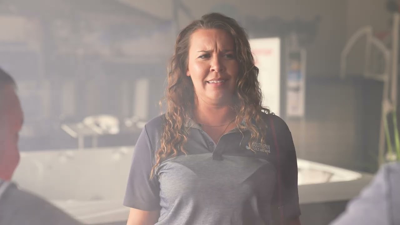 Santa's Red Tag Hot Tub Sale | 30 Second Commercial | Southern Pools & Spas