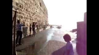 Tourists swept away by waves Wealth