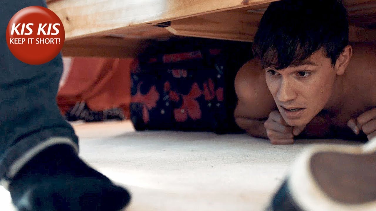 She organizes her lover's escape | Love is blind - Short Film by Dan Hodgson