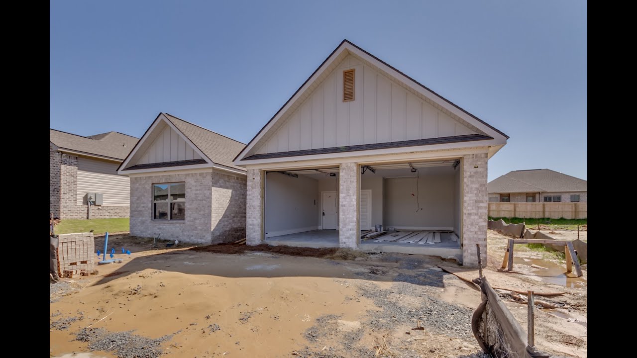 Homes for Sale in Tuscaloosa, 137234, 13733 Shade Tree Lane, Donna