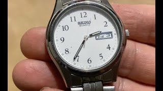 Seiko Watch Battery Replacement Seiko 7N43 DIY How to Change a Watch Battery  - YouTube