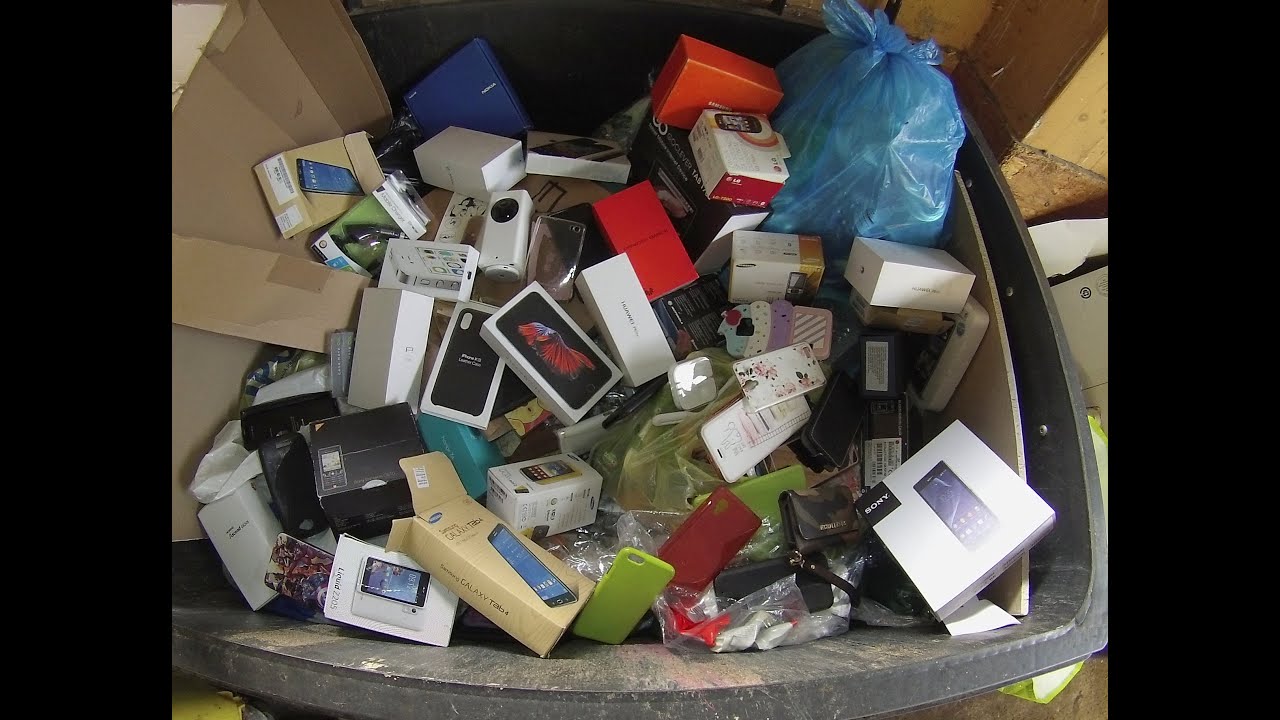 Znalazlem st tel kom,nokia,motorol,ericsson,htc #śmietnik #śmieci #hasiok #rupiecie #wystawki #prl