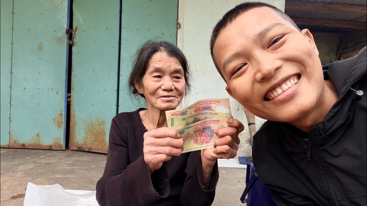 Hoàn cảnh Bà Cẩm quá đáng thương 