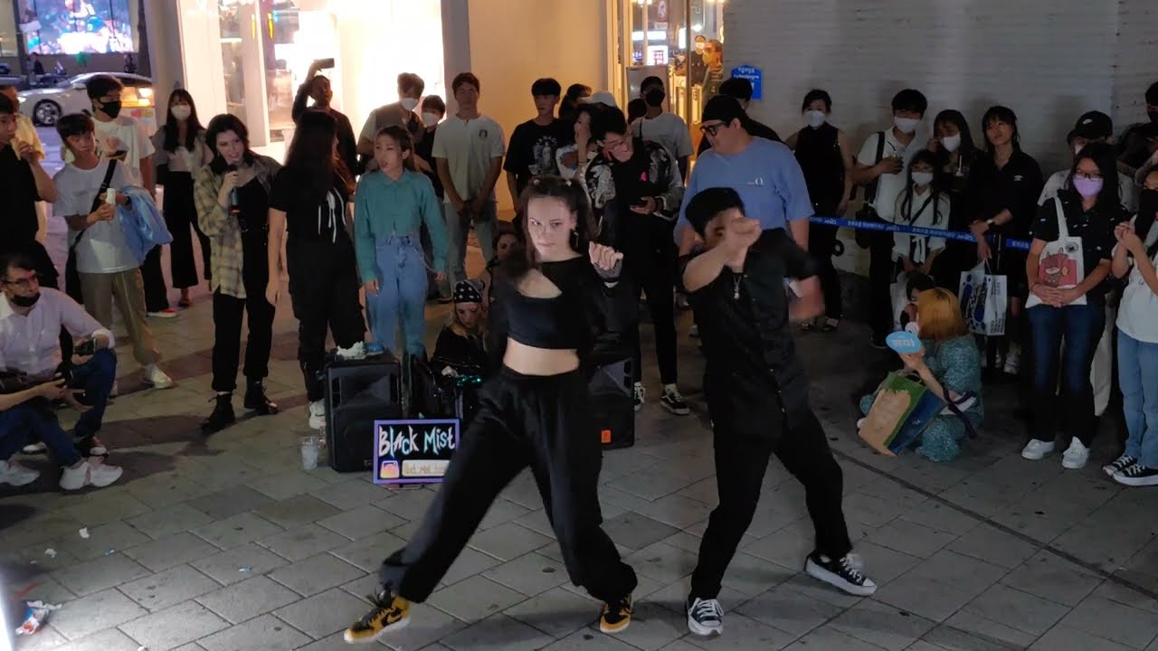 SATURDAY. BLACK MIST. ALINA & HOON. DYNAMIC PASSION BUSKING. HONGDAE STREET.