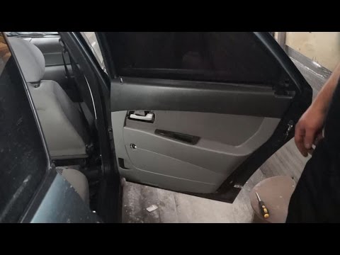 Лада Приора шумоизоляция дверей и багажника #ГаражнаяЖизнь