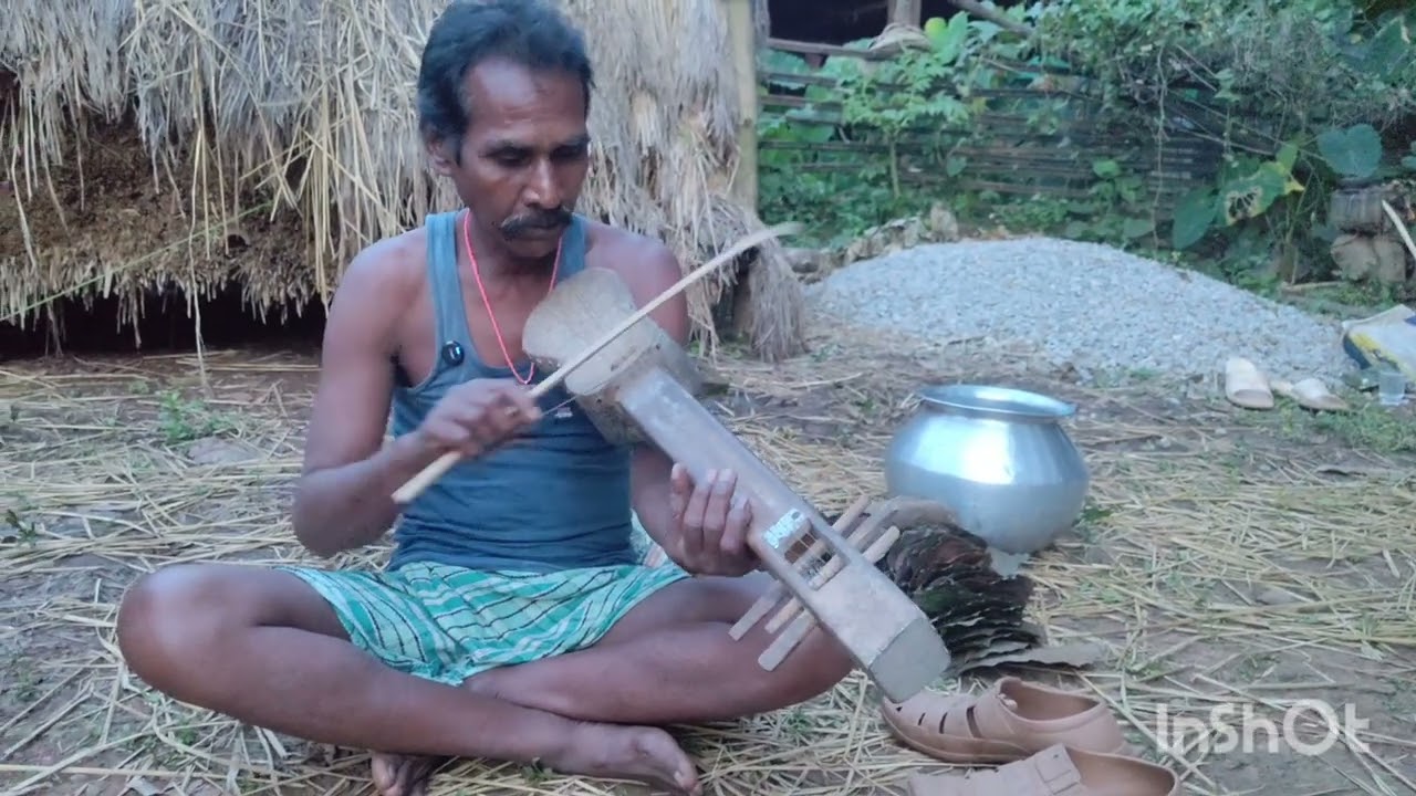 आदिवासियों का पुराना वदयंत्र जो की विलुप्त की कगार पर है। 