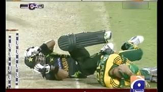 Faf Du Plessis And Ahmad Shehzad Collision Pak Vs S A Cricket Match