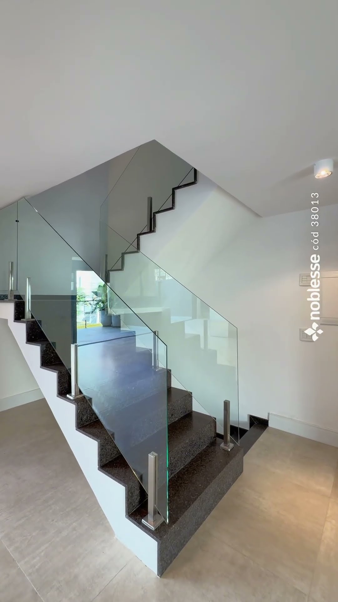 Vídeo do imóvel - Casa com 286m², 3 dormitórios, 3 suítes, 2 vagas no bairro Bela Vista em Porto Alegre para Comprar