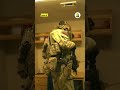Här bordar brittisk militär ryska oljetankern