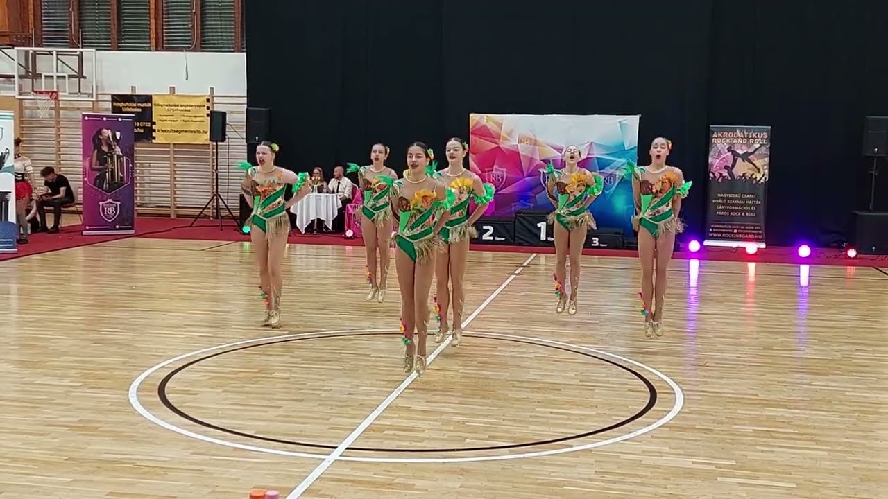 FANATIC-SIXTERS-junior kisformáció