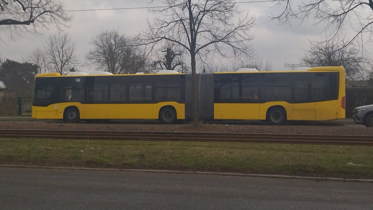 Bus 240 Berlin von Betriebshof Lichtenberg bis S Storkower Straße