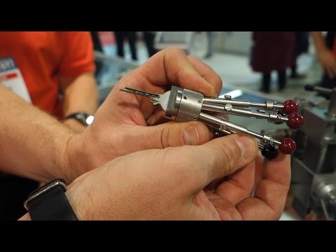 SPUTNIK PICKING TOOL WITH OLIVER DIEDERICHSEN AND MARC TOBIAS