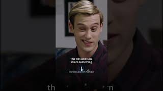 #TayeDiggs asks #TylerHenry a million dollar question! 👀#shorts #HollywoodMedium