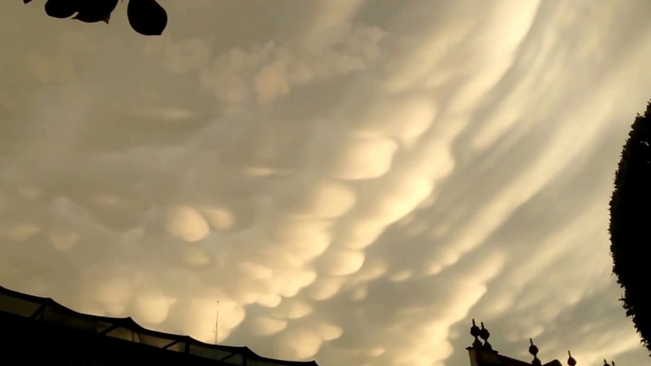 Nubes speritas, cumulonimbus clouds y contrails meteorología