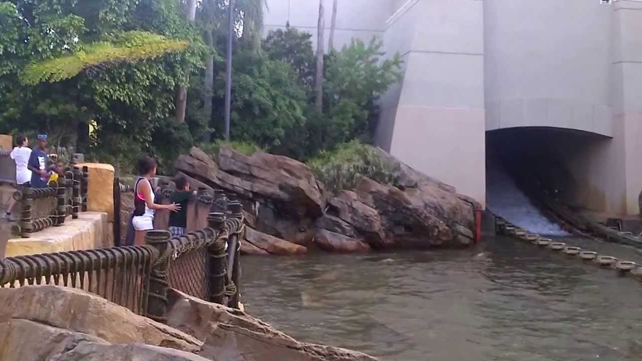 splash zone orlando universal studios jurassic park YouTube