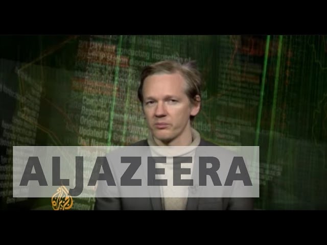 قناة الجزيرة تجري مقابلة مع جوليان أسانج