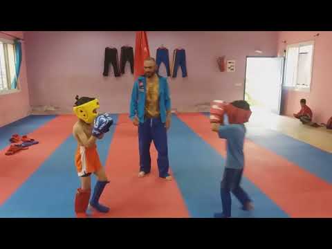 صغار البراعم في رياضة الكيك بوكسينغ
